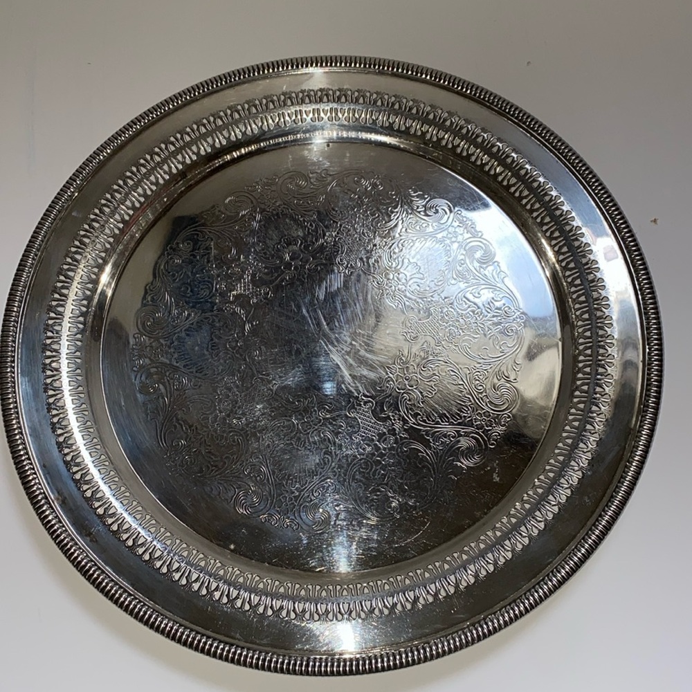 M Rogers Mfg Co Vintage 12 inch silver plate round serving tray